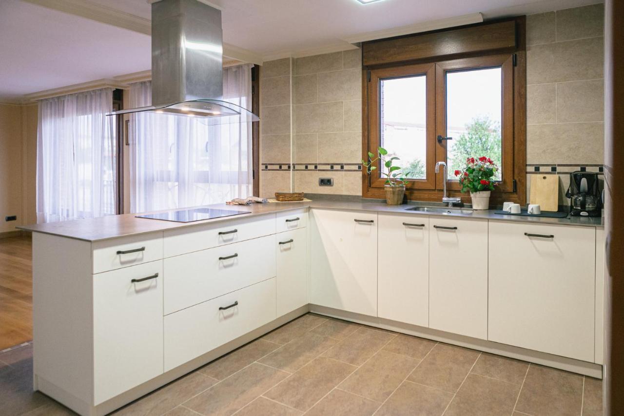 Alojamiento Urabain Appartement Allo Buitenkant foto